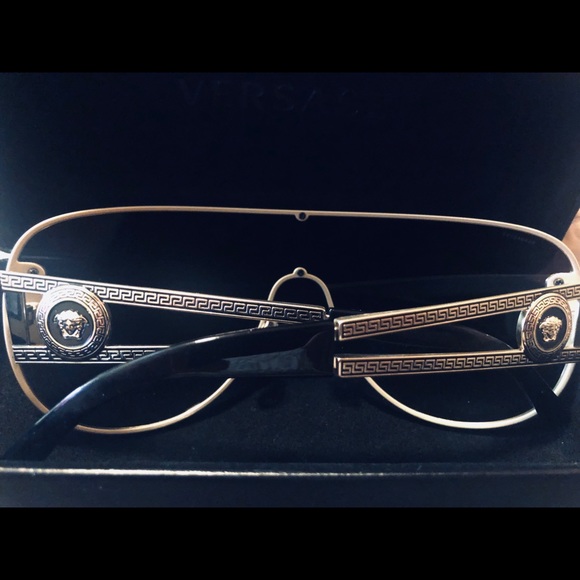 Versace Women Sunglasses - Picture 5 of 8